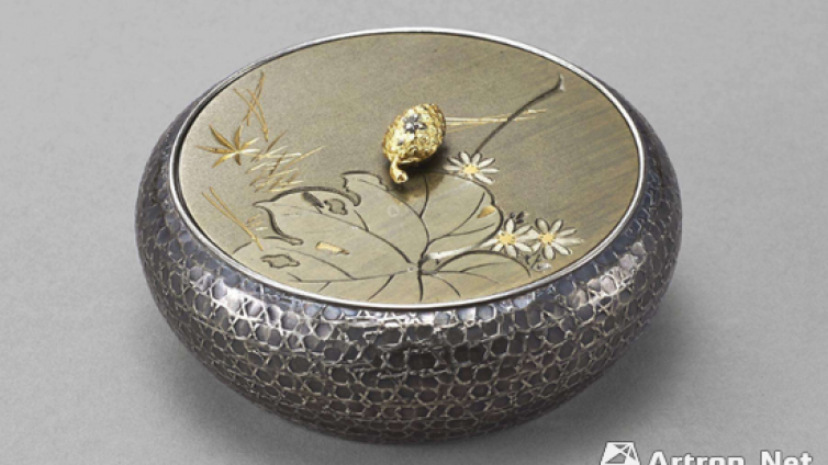 如何判断一件银器收藏价值的高低呢？作为收藏品中的一个大类...